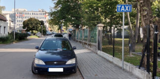 Parkowanie na „postoju taxi”