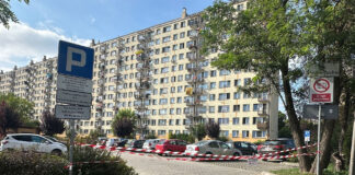 Utrudnianie korzystania z parkingu