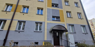 Skowronków ratujemy osobę, wzywa pomocy.