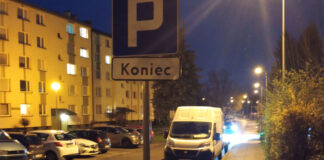 Szpitalna strefa zamieszkania i bus z lawetą